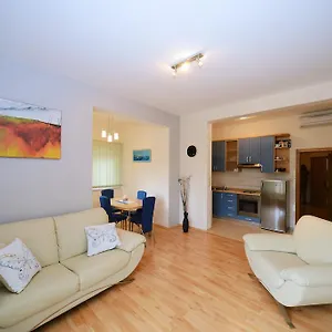 Apartman Apartman Cule, Palit